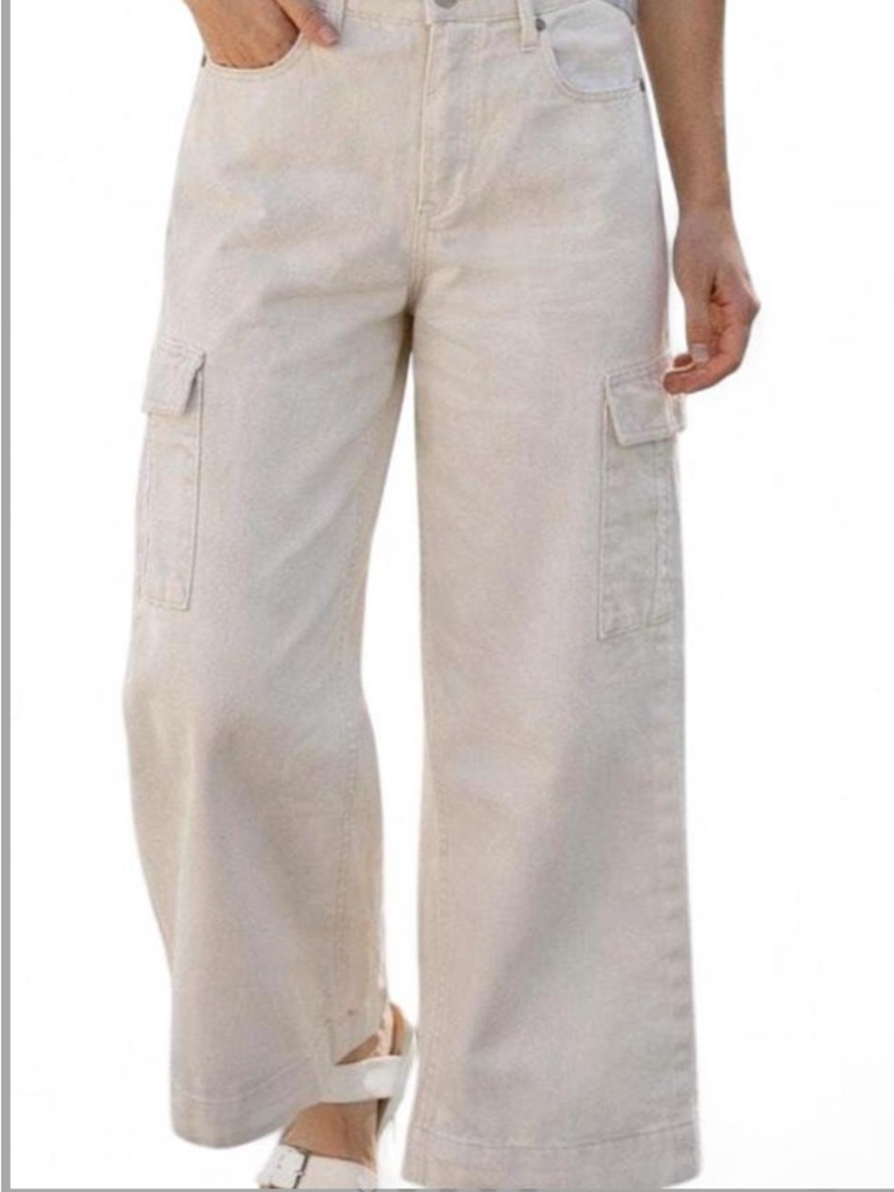 Women’s Old Navy Cream Cargo Jean Ski-Hi Wide Leg Size 4